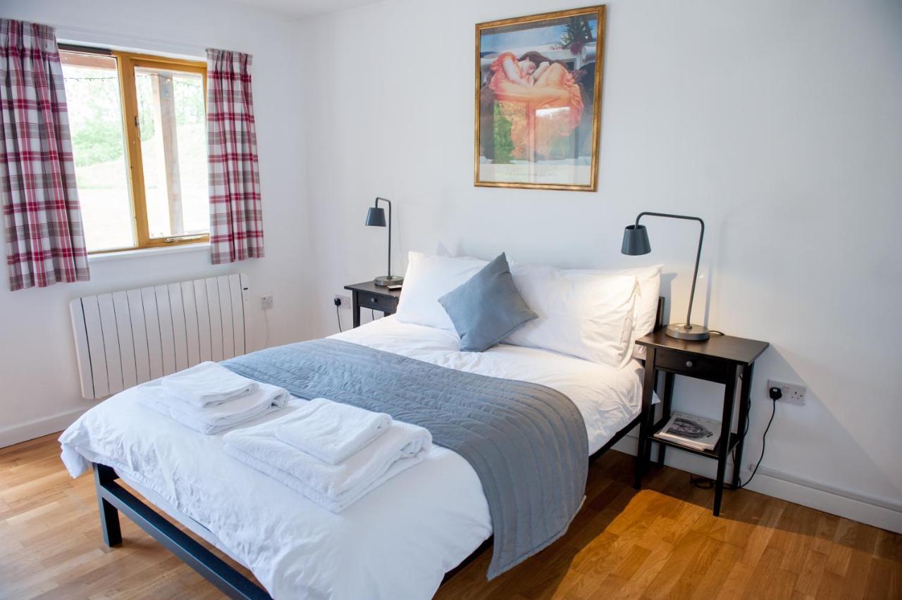 Cowbridge Cabins Екстериор снимка